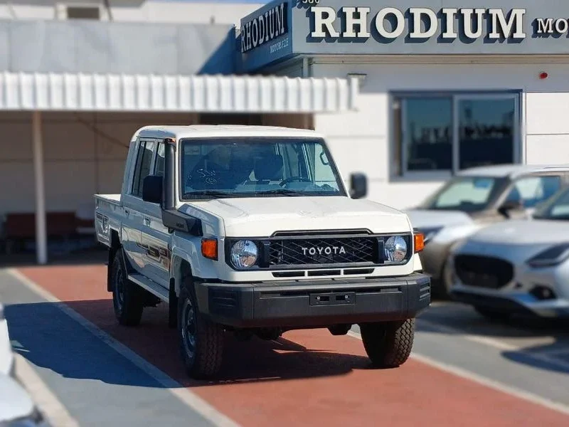 2025 Toyota Land Cruiser Pick Up LC79 4.0L V6 Petrol MT Double Cabin White Black