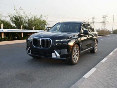 2025 BMW X7 xDrive40i 3.0-liter TwinPower Turbo inline 6-cylinder Engine Black Brown SUV