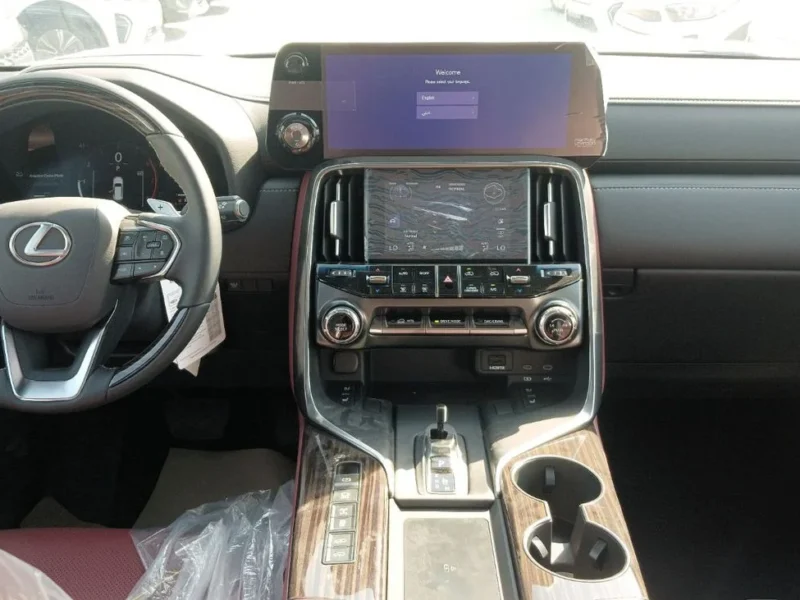 2025 Lexus LX 700h Signature 3.5L Twin-Turbo V6 Hybrid Engine White Red SUV GCC Specs