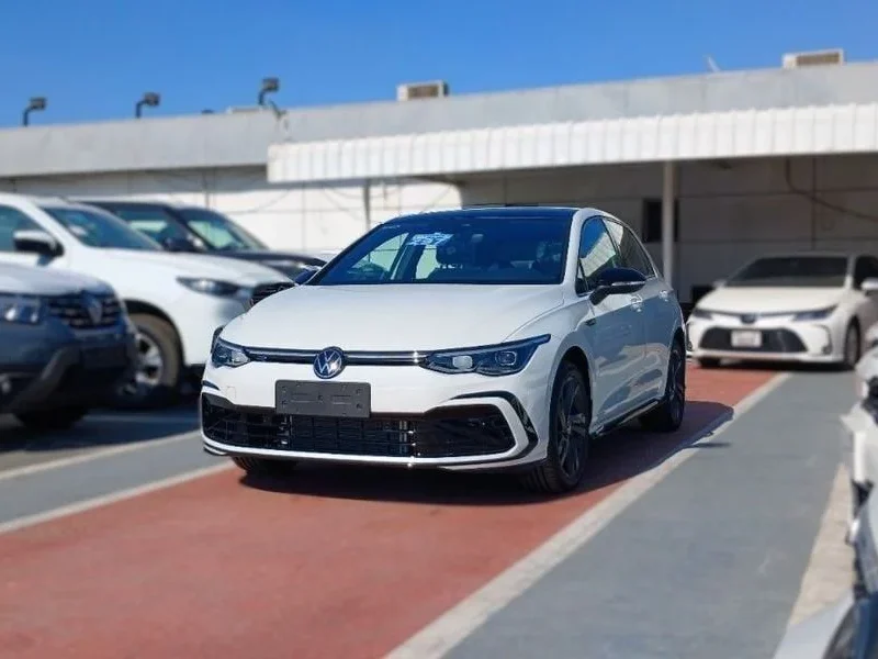 2024 Volkswagen Golf 1.4L TSI R-Line turbocharged Petrol 4 Cylinders White Black Hatchback