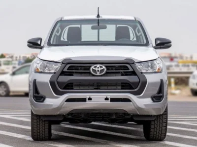 2025 Toyota Hilux SR5 2.4L Turbocharged 4-cylinder Diesel Engine Silver Black Pickup Truck