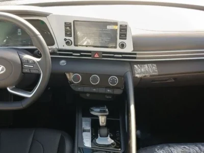 2024 Hyundai Elantra 1.5L Smartstream G 4-cylinder Petrol Engine White Grey Sedan Automatic