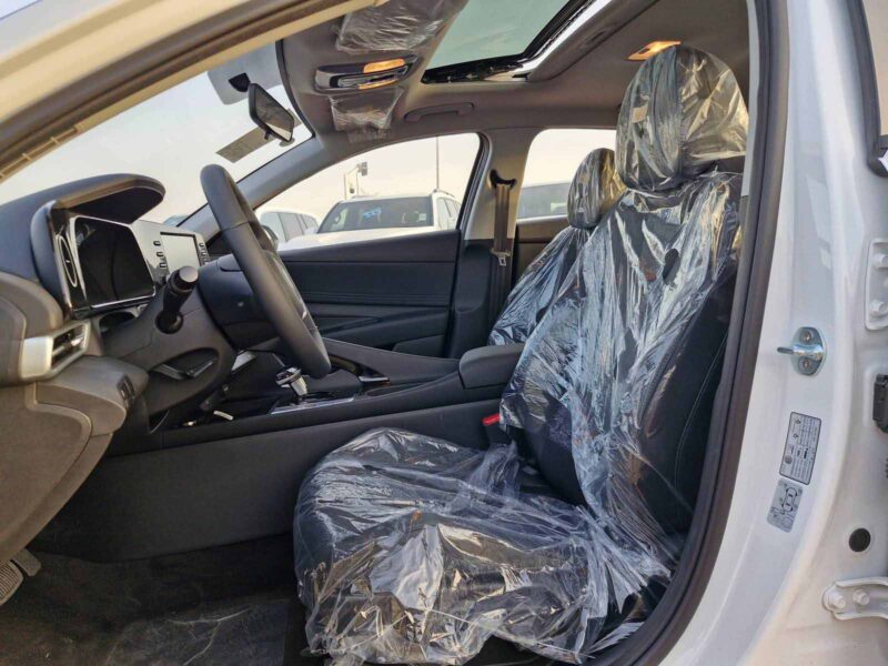 2025 Hyundai Elantra CVT GLX Elite Edition 1.5L 4-cylinder Petrol Engine White Black Sedan