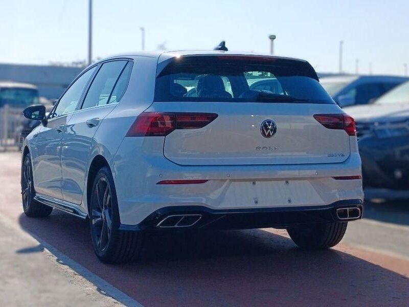 2024 Volkswagen Golf 1.4L TSI R-Line turbocharged Petrol 4 Cylinders White Black Hatchback