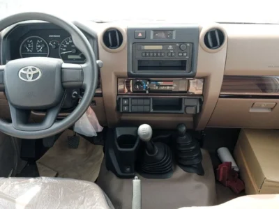 2025 Toyota Land Cruiser 79 Single Cab 2.8L 4-cylinder Turbocharged Diesel White Beige