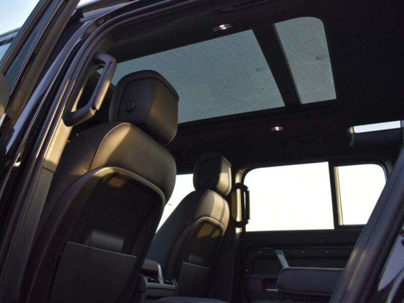 2025 Land Rover Defender 110 X-Dynamic HSE 3.0L Inline-6 Turbocharged Petrol Black SUV