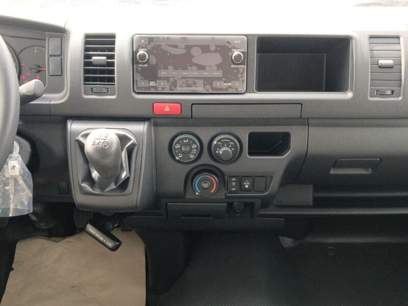 2025 Toyota Hiace High roof 2.5L Diesel MT 16-Seat 4-Cylinder Turbo White Black Van