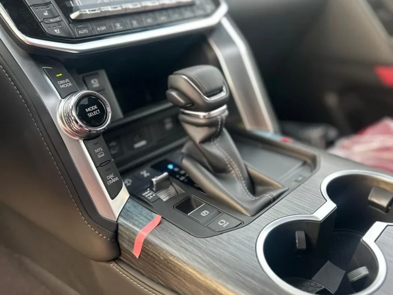 2025 Toyota Land Cruiser VXR 3.5L Twin-Turbo V6 Petrol Engine Black Red SUV GCC Specs