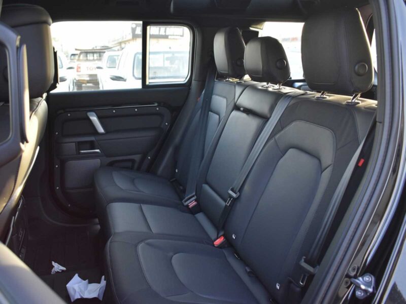 2025 Land Rover Defender 110 X-Dynamic HSE 3.0L Inline-6 Turbocharged Petrol Black SUV