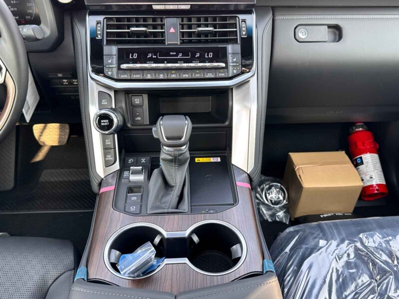 2025 Toyota Land Cruiser 300 VX 4.0-liter V6, 24-valve, DOHC with Dual VVT-i Black SUV