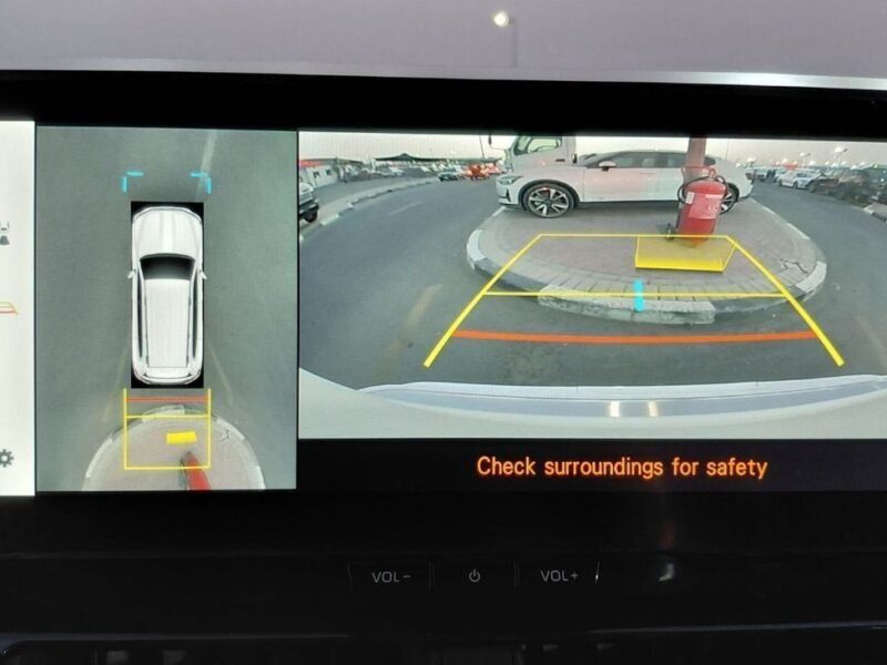 2025 Toyota Land Cruiser VXR 3.5L Twin-Turbo V6 Petrol Engine White Red SUV GCC Specs