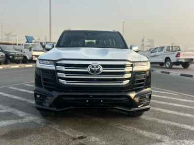 2025 Toyota Land Cruiser VXR 3.5L Twin-Turbo V6 Petrol Engine Black Red SUV GCC Specs