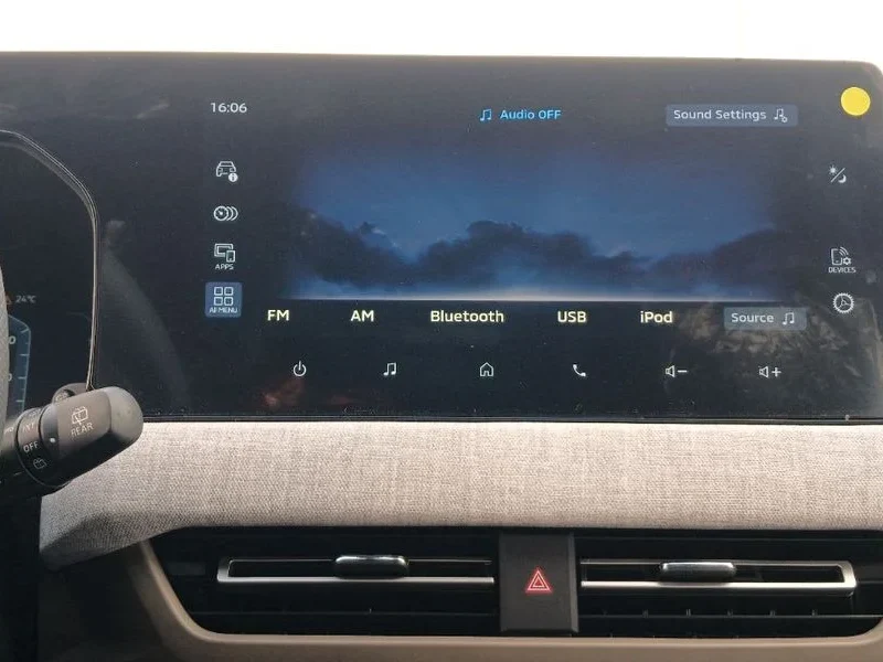 2025 Mitsubishi Xforce 1.5L MIVEC 4-cylinder Petrol Engine White Black SUV GCC Specs