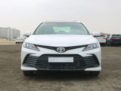 2024 Toyota Camry LE 2.5 Litres 4-Cylinder Petrol Engine White Beige Sedan Automatic