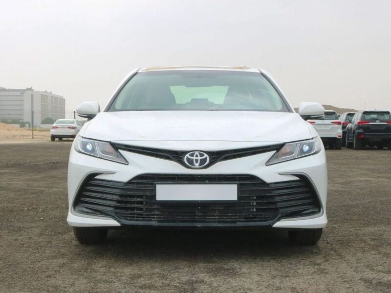 2024 Toyota Camry LE 2.5 Litres 4-Cylinder Petrol Engine White Beige Sedan Automatic