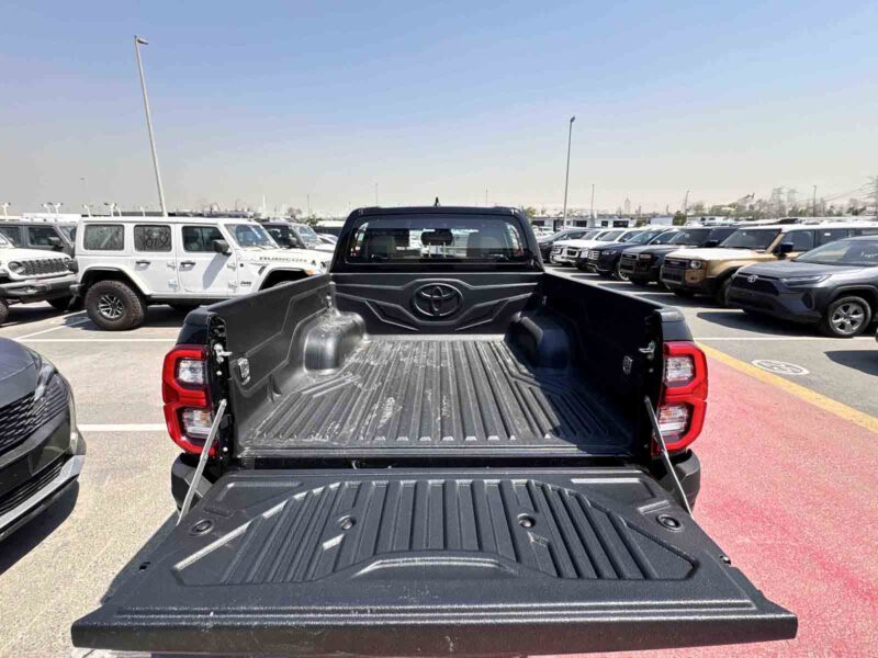 2025 Toyota Hilux Double Cab 2.8-liter 4-cylinder Turbo Diesel Black Pickup Truck GCC Specs