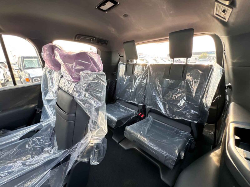 2025 Toyota Land Cruiser 300 VX 4.0-liter V6, 24-valve, DOHC with Dual VVT-i Black SUV