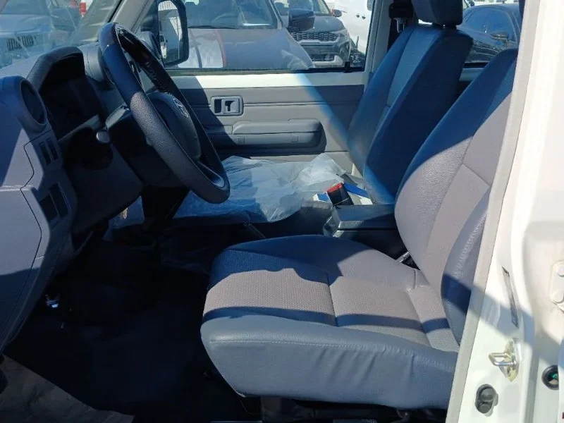 2025 Toyota Land Cruiser Pick Up LC79 4.0L V6 Petrol MT Double Cabin White Black