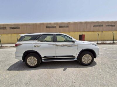 2025 Toyota Fortuner VXR 4.0-liter V6 Petrol Engine White Tan SUV Automatic GCC Specs