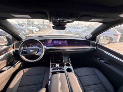 2025 Cadillac Escalade ESV Sport Platinum 6.2L V8 Petrol Engine Black SUV Automatic