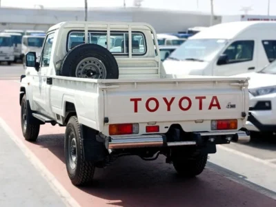 2025 Toyota Land Cruiser 79 Single Cab 2.8L 4-cylinder Turbocharged Diesel White Beige