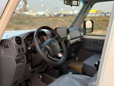 2025 Toyota Land Cruiser 70 Standard 4.0L V6 Petrol Engine White Grey SUV Manual GCC