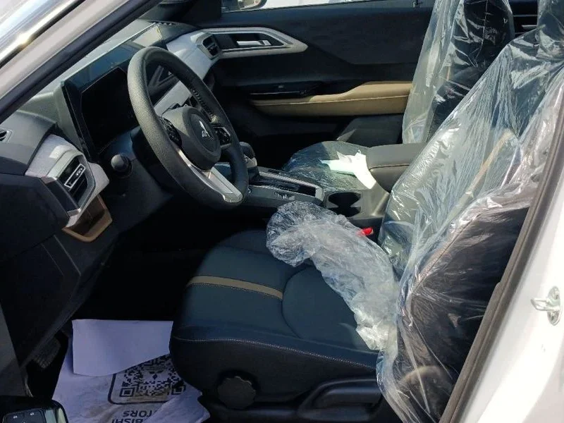 2025 Mitsubishi Xforce 1.5L MIVEC 4-cylinder Petrol Engine White Black SUV GCC Specs