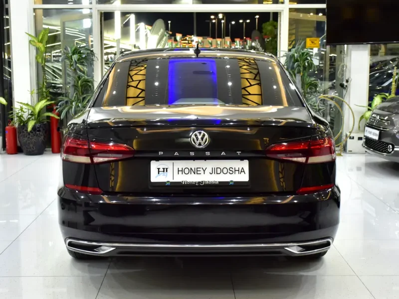 2020 Volkswagen Passat Comfortline 5 Cylinder Petrol Engine Black Beige Sedan GCC
