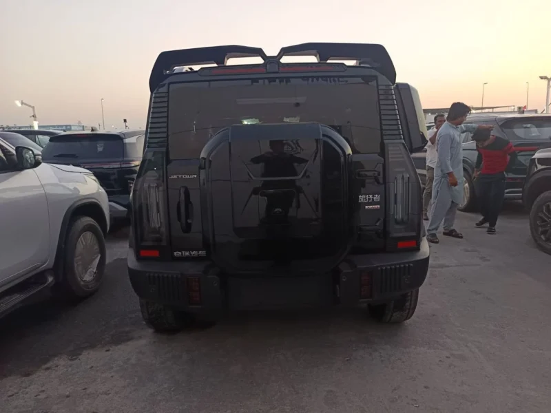 2025 Jetour T2 Luxury 2.0L turbocharged 4-cylinder Engine Black SUV Automatic