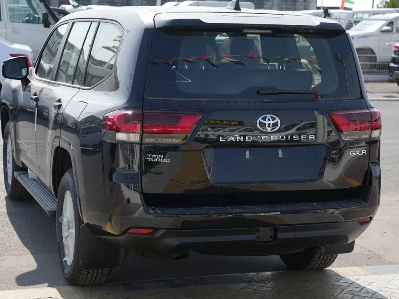 2026 Toyota Land Cruiser GXR 3.5 Litres V6 Twin Turbo Engine Black Grey SUV GCC Specs