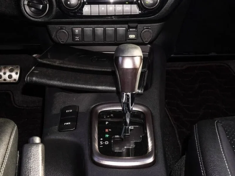 2026 Toyota Hilux GR Sport 2.8L 4-cylinder Diesel Engine White Grey Pickup Truck GCC