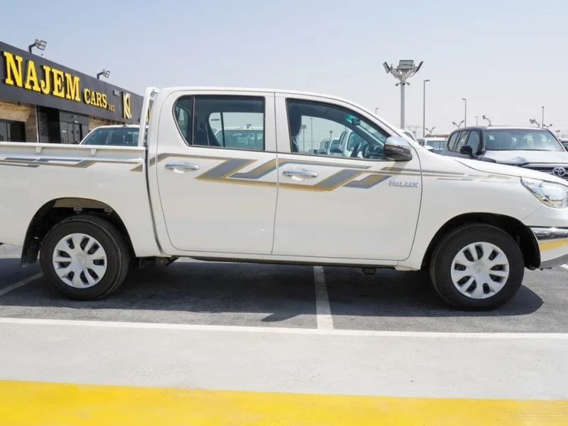 2025 Toyota Hilux 2.4-liter 4-cylinder in-line Turbo Diesel White Grey Pickup Truck Manual