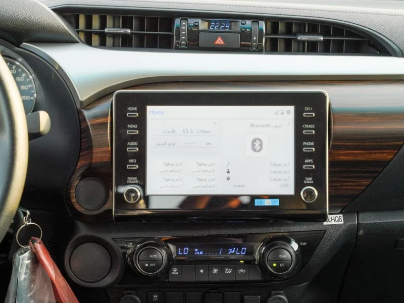 2025 Toyota Hilux SR5 2.7 Litres Petrol 4-Cylinder Engine Black Pickup Truck GCC Specs