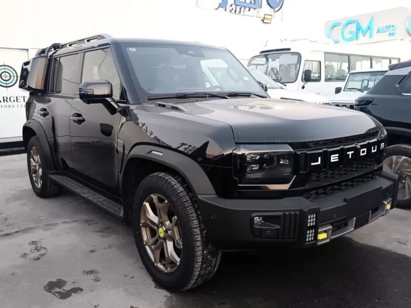 2025 Jetour T2 Luxury 2.0L turbocharged 4-cylinder Engine Black SUV Automatic