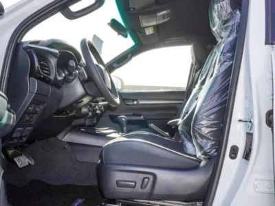 2026 Toyota Hilux GR Sport 2.8L 4-cylinder Diesel Engine White Grey Pickup Truck GCC