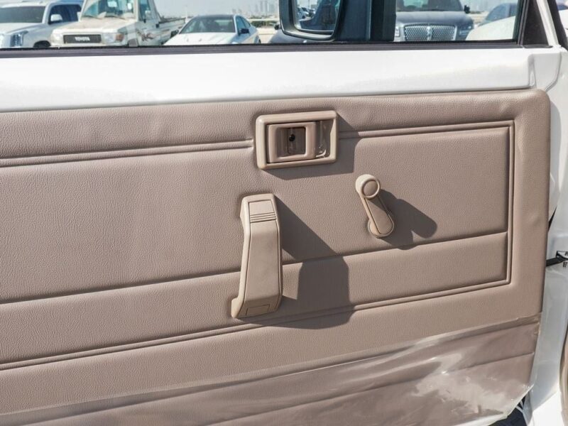 2025 Toyota Land Cruiser 70 4.0 Litres V6 Petrol Engine White Brown SUV GCC Specs Manual