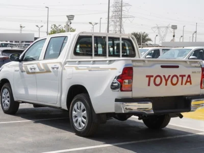 2025 Toyota Hilux 2.4-liter 4-cylinder in-line Turbo Diesel White Grey Pickup Truck Manual