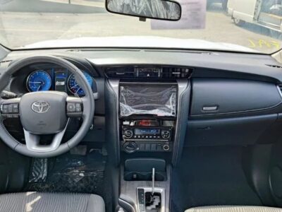 2025 Toyota Fortuner GXR 2.4-liter 4-cylinder turbocharged Diesel Engine Black SUV