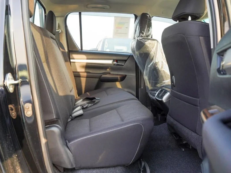 2025 Toyota Hilux SR5 2.7 Litres Petrol 4-Cylinder Engine Black Pickup Truck GCC Specs