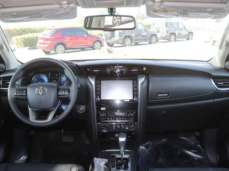 2026 Toyota Fortuner 4.0-liter V6 Petrol Engine White Black SUV GCC Specs Automatic