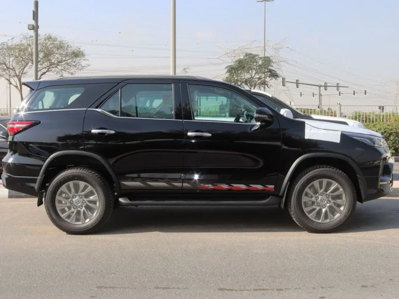 2026 Toyota Fortuner 4.0-liter V6 Petrol Engine Black SUV GCC Specs Automatic