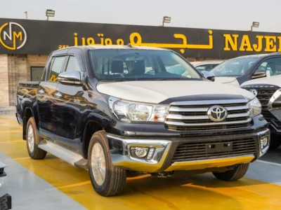 2025 Toyota Hilux SR5 2.7 Litres Petrol 4-Cylinder Engine Black Pickup Truck GCC Specs