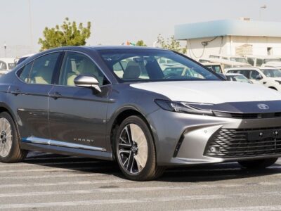 2025 Toyota Camry LE HEV 2.5L 4-Cylinder Hybrid Engine Grey Beige Sedan GCC Specs