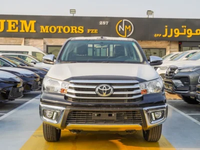 2025 Toyota Hilux SR5 2.7 Litres Petrol 4-Cylinder Engine Black Pickup Truck GCC Specs