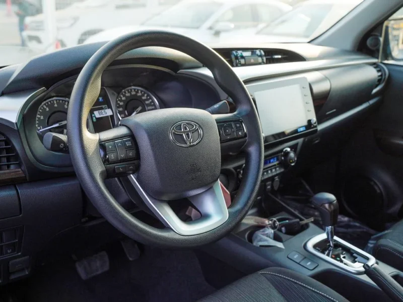 2025 Toyota Hilux SR5 2.7 Litres Petrol 4-Cylinder Engine Black Pickup Truck GCC Specs