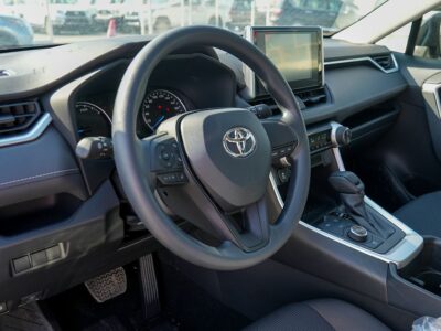 2025 Toyota RAV 4 2.5 Litres Inline 4-Cylinder Hybrid Engine Black Grey SUV GCC Specs