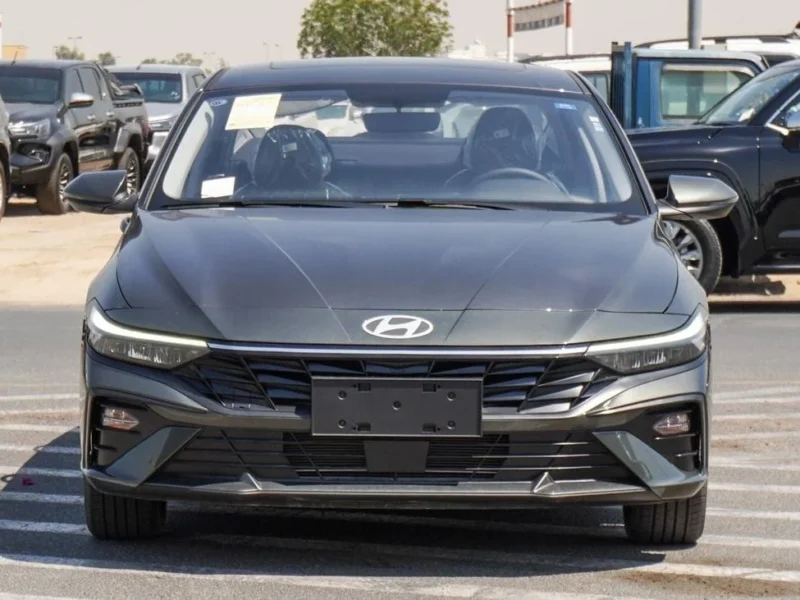 2025 Hyundai Elantra 2.0L Inline 4-cylinder Petrol Engine Green Black Sedan Automatic