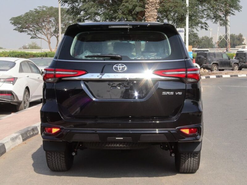 2026 Toyota Fortuner 4.0-liter V6 Petrol Engine Black SUV GCC Specs Automatic