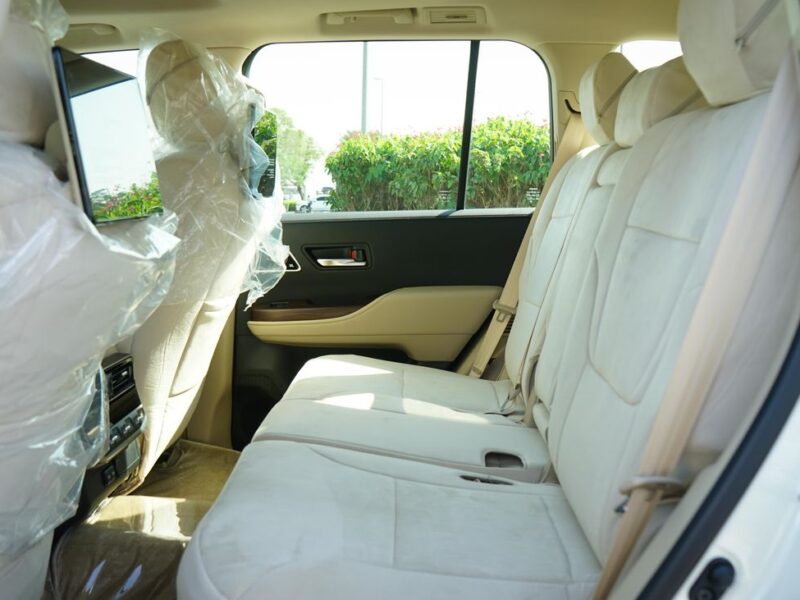 2025 Toyota Land Cruiser VXR 4.0-liter V6 Petrol Engine White Beige SUV GCC Specs