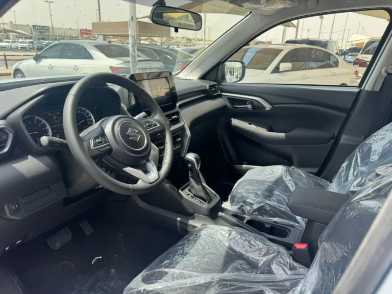 2026 Suzuki Grand Vitara 1.5 Litres 4-cylinder Petrol Engine Silver Black SUV GCC Specs